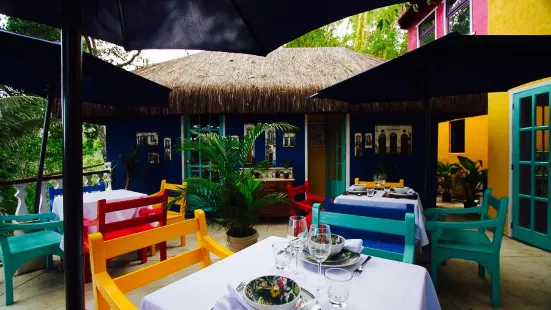 Casa Tres Bistro & Suites