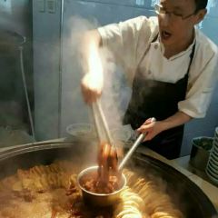 MENKUANGHUTONGBAINIANLUZHU User Photo