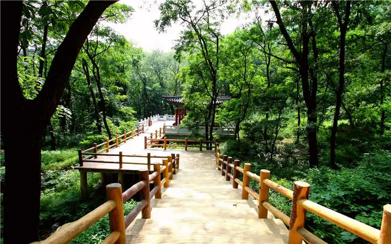 Hotels near Mount Yimeng Tourism Area