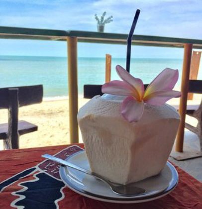 Frandy Beach Bar