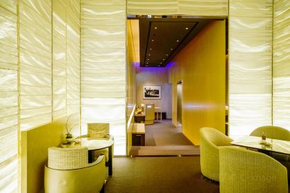 Beige Alain Ducasse Tokyo