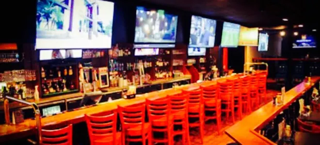 Duesy's Sports Bar and Grille