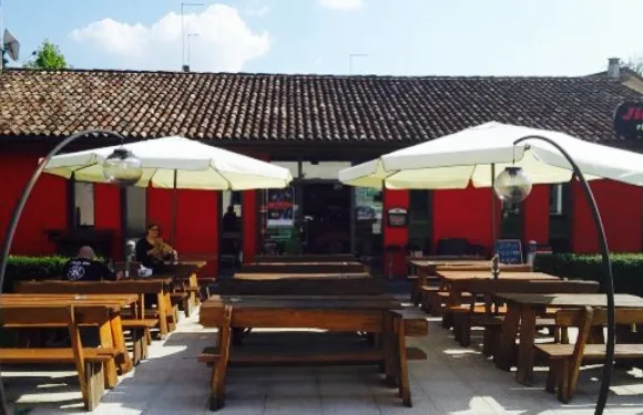 Jicarilla Pub
