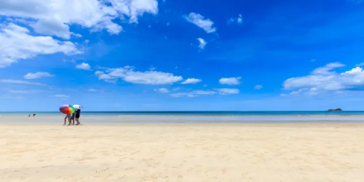 三颂普拉蒂派特海滩