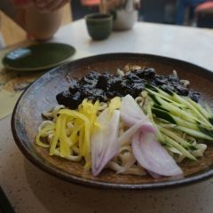 Korean JiangJun NiuPai KaoRou Restaurant (XinYang Road) 여행 사진
