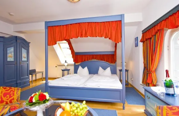 尤娜緹可餐館住宿