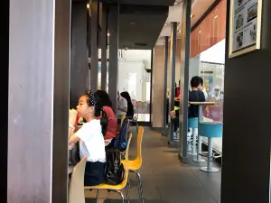 麥當勞(龍岩大道萬寶店)