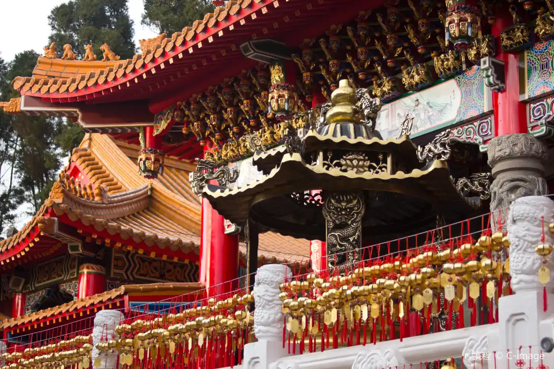Hotels near Wenwu Temple