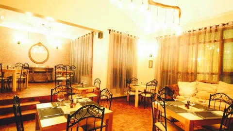 Alexandra's Restaurant in 아루샤