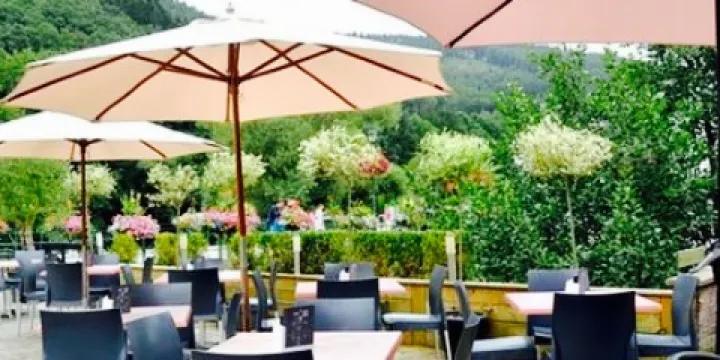 Au Sommet de la Cascade