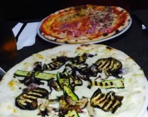 Black Pizzeria American Bar