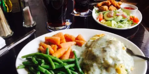 The Three Horseshoes