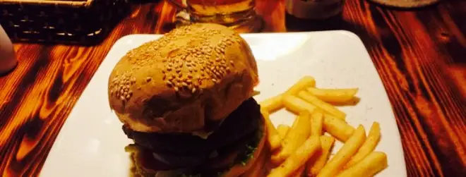 Om Pub & Restauran Hue
