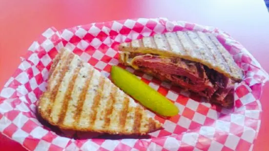 Reez's Smoked Meat Diner