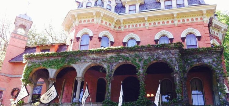 Libations Lounge at the Harry Packer Mansion