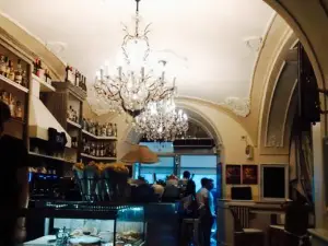 Bijoux Café