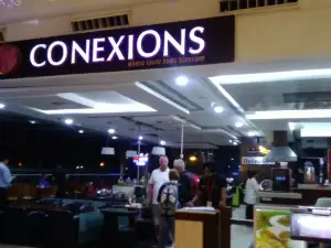 Connexions Bar, Crowne Plaza