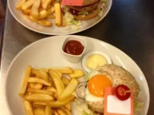 Deluxe Burger