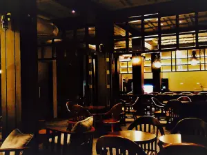 Bonova Cafe And Pub