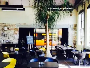 Eduard Restaurant
