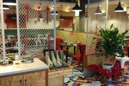 叁个大叔的面隔壁烧烤(崇和路店)