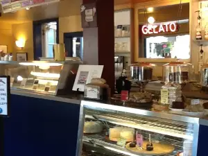 Dolce Spazio Dessert Cafe