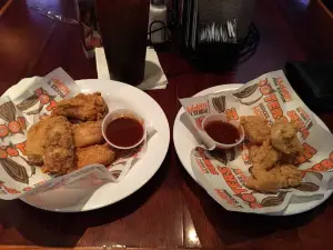 Hooters