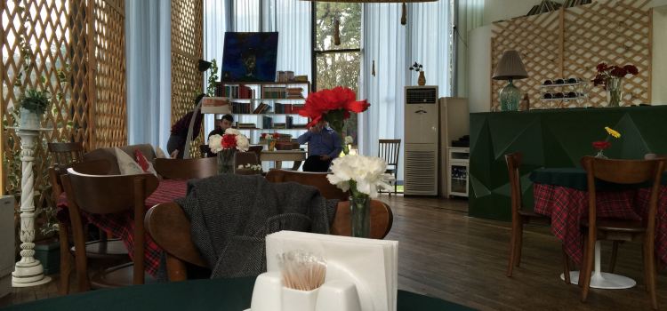 Cafe Gardens