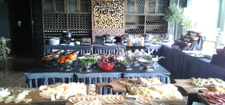 Vargo Restaurant & Bar