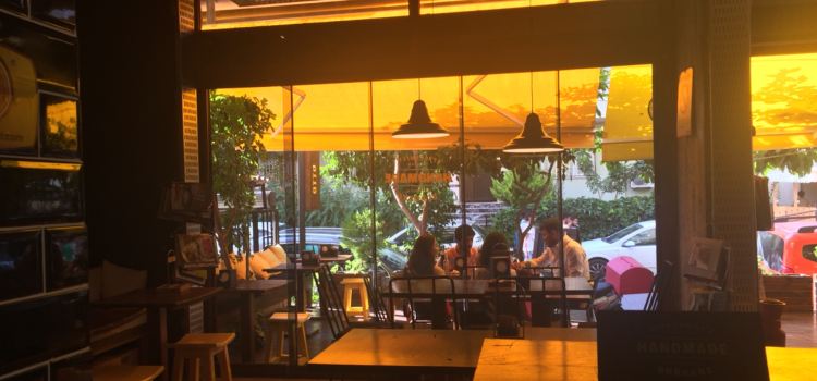OTTOBROS Burger & Cafe