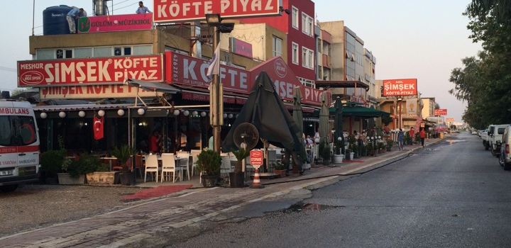 Meşhur Aksu Şimşek Köfte Piyaz