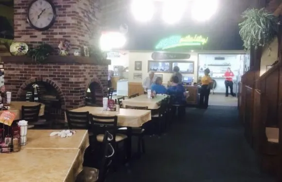 Hoss's Steak & Sea House