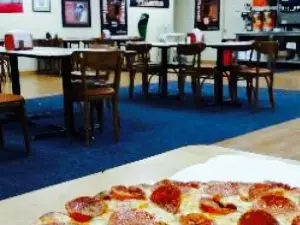 Lloyd's Pizzeria