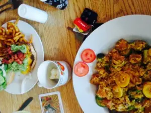 Alley Cat Restaurant & Bar