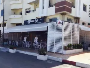 El Paseo Café Restaurant