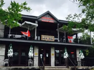 Homestyle Bakery & Black Lion Pub