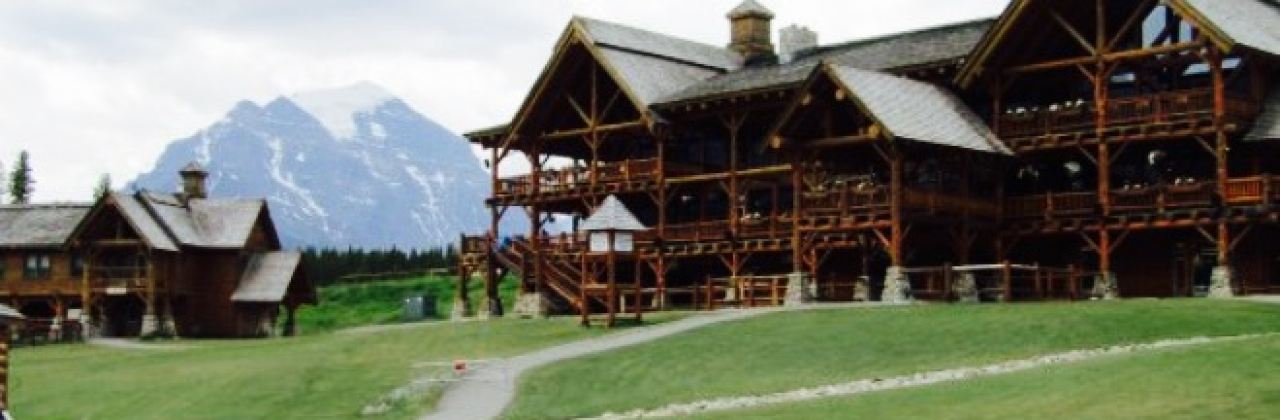 The Lodge of the Ten Peaks Café