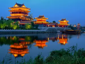 Wanghai Tower, Fengcheng River