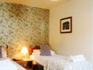 The Fountain Inn and Riverside Restaurant