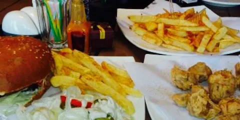 Spily Cafe Fast-Food