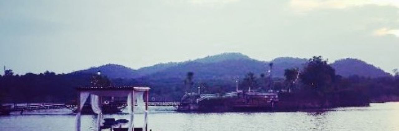 Inlaya Bar and Grill