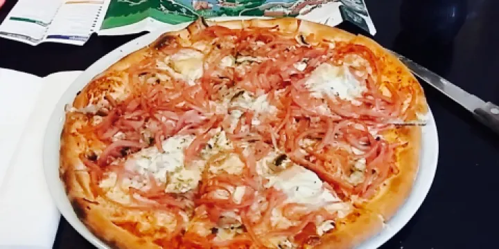 Zilan's Pizza og Burgercafe