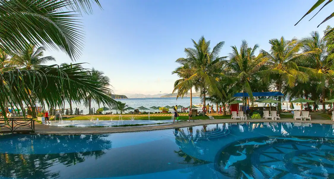 Hotels near Hon Tam Island