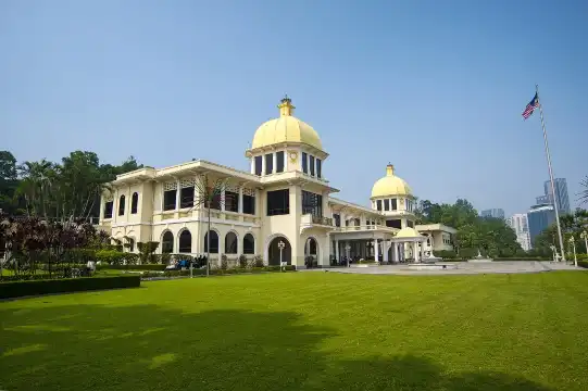 Hotel dekat Royal Museum（Old Royal Palace）