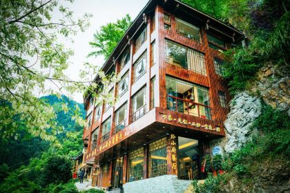 西江一号全景观景餐厅