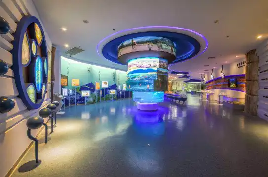 Hotels near Golden Nails Ancient World Scenic Spot