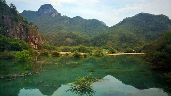 永安溪是一直从仙居县城到神仙居景区的以一条小溪。尤其是围绕着