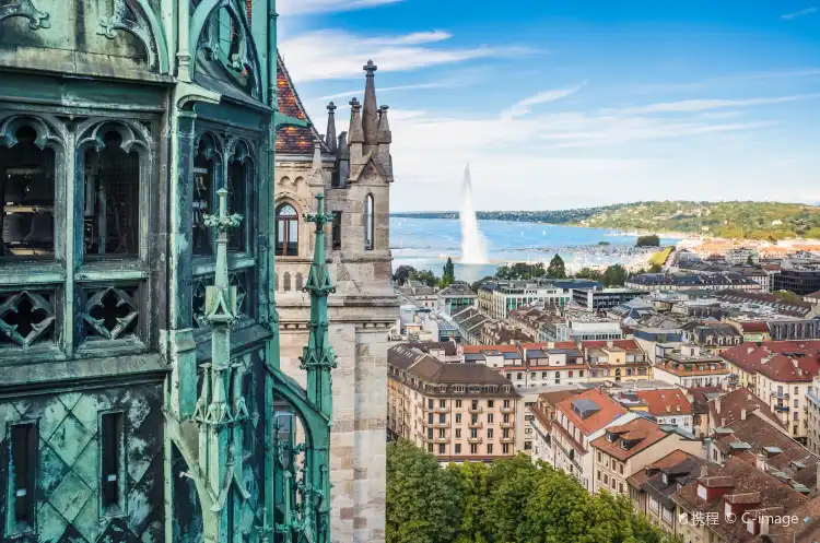 Hotels near St Pierre Cathedral