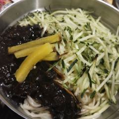 LAO BAN NIANG DE KAO ROU DIAN MO DA JIN JIE DIAN User Photo