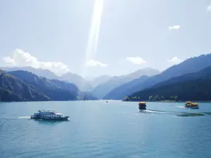 阿米爾湖景餐廳